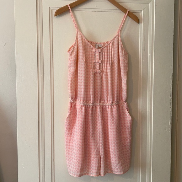 Darling Lauren Conrad Bow Front Romper Like New - Picture 2 of 16